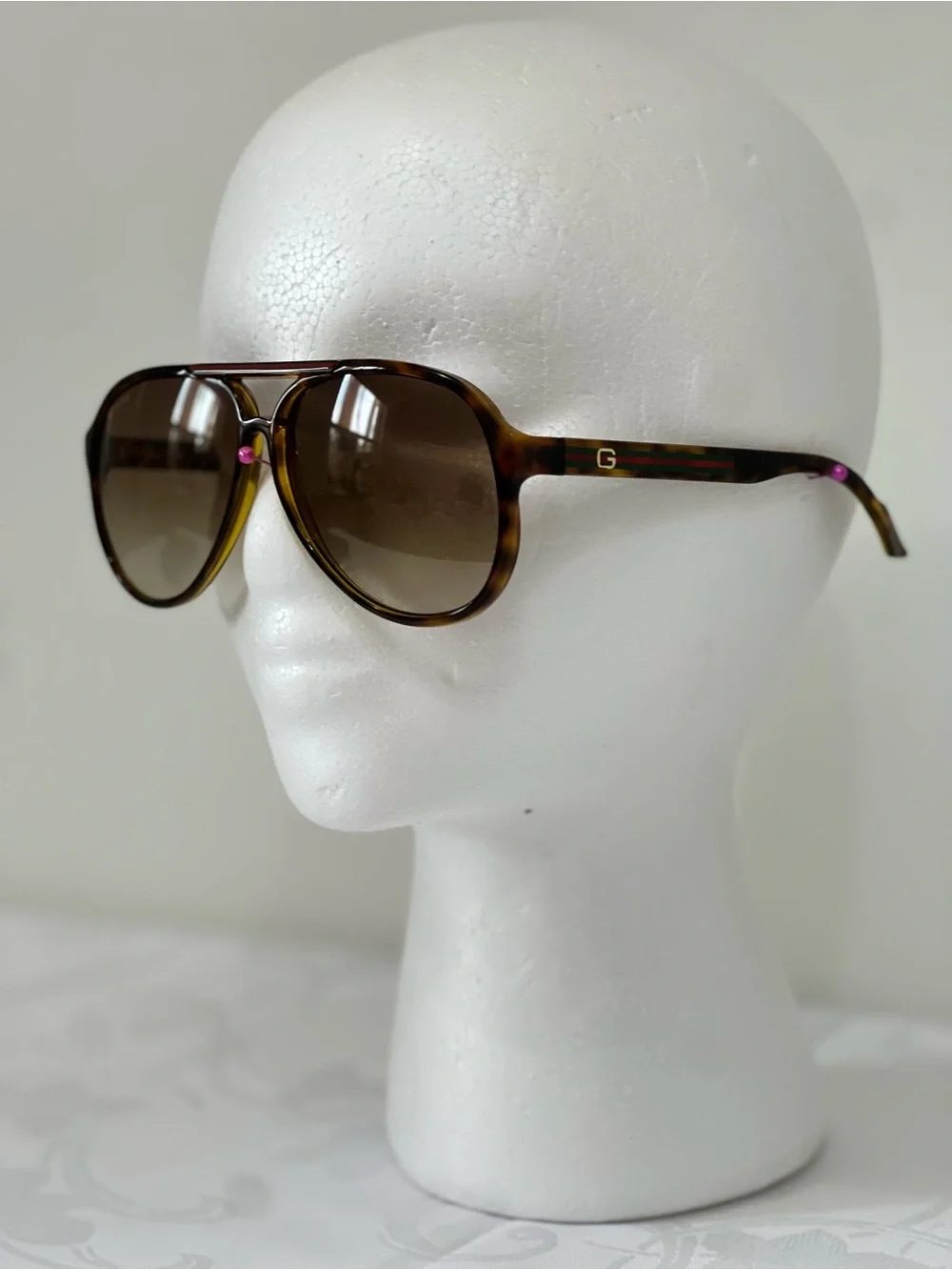 Vintage Gucci GG 1627/S 7911W Tortoiseshell Aviator Sunglasses Web Stripe
